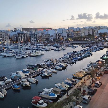 2 Bedroom, Central And Spacious Apartment With Sea View - 2 Msida Kültér fotó