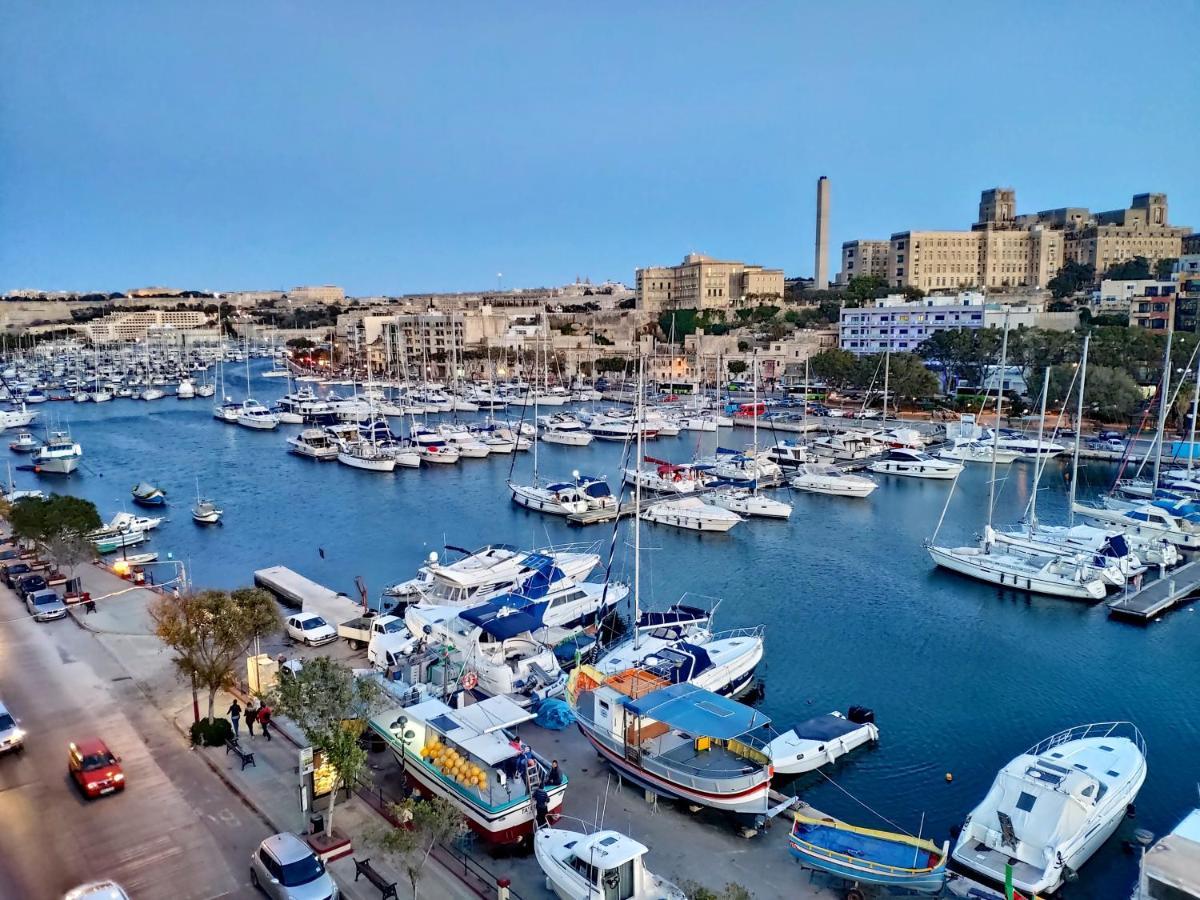 2 Bedroom, Central And Spacious Apartment With Sea View - 2 Msida Kültér fotó