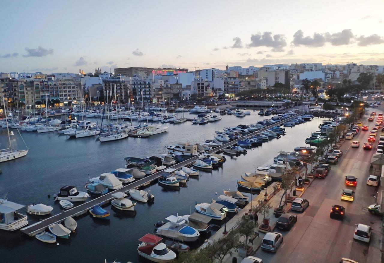 2 Bedroom, Central And Spacious Apartment With Sea View - 2 Msida Kültér fotó