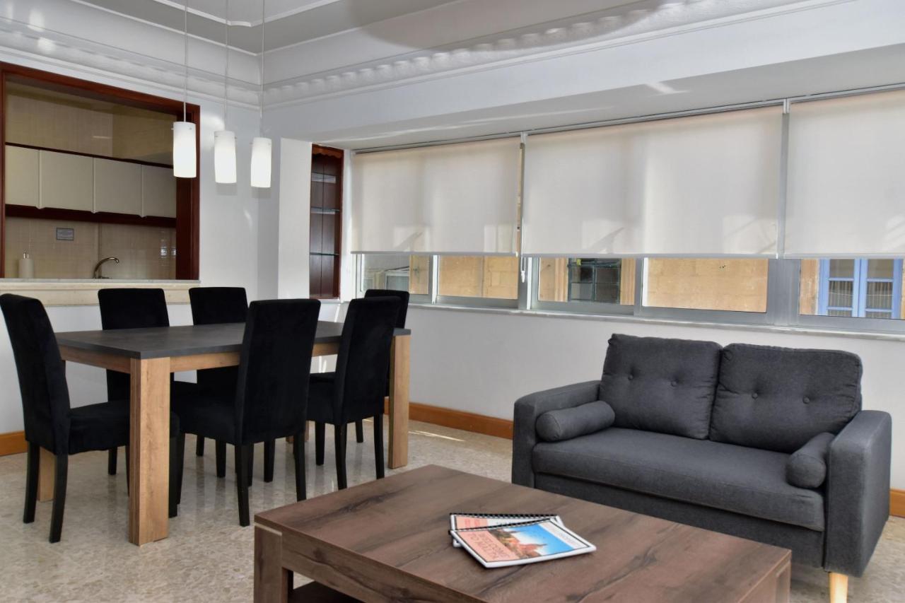 2 Bedroom, Central And Spacious Apartment With Sea View - 2 Msida Kültér fotó