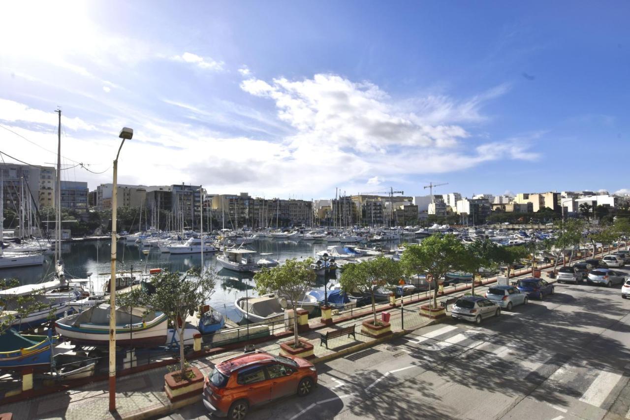2 Bedroom, Central And Spacious Apartment With Sea View - 2 Msida Kültér fotó