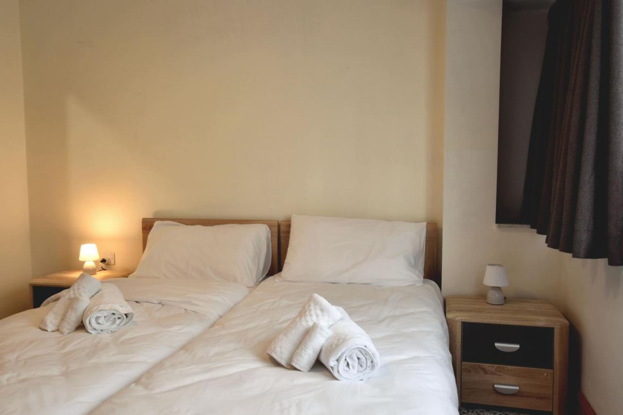 2 Bedroom, Central And Spacious Apartment With Sea View - 2 Msida Kültér fotó
