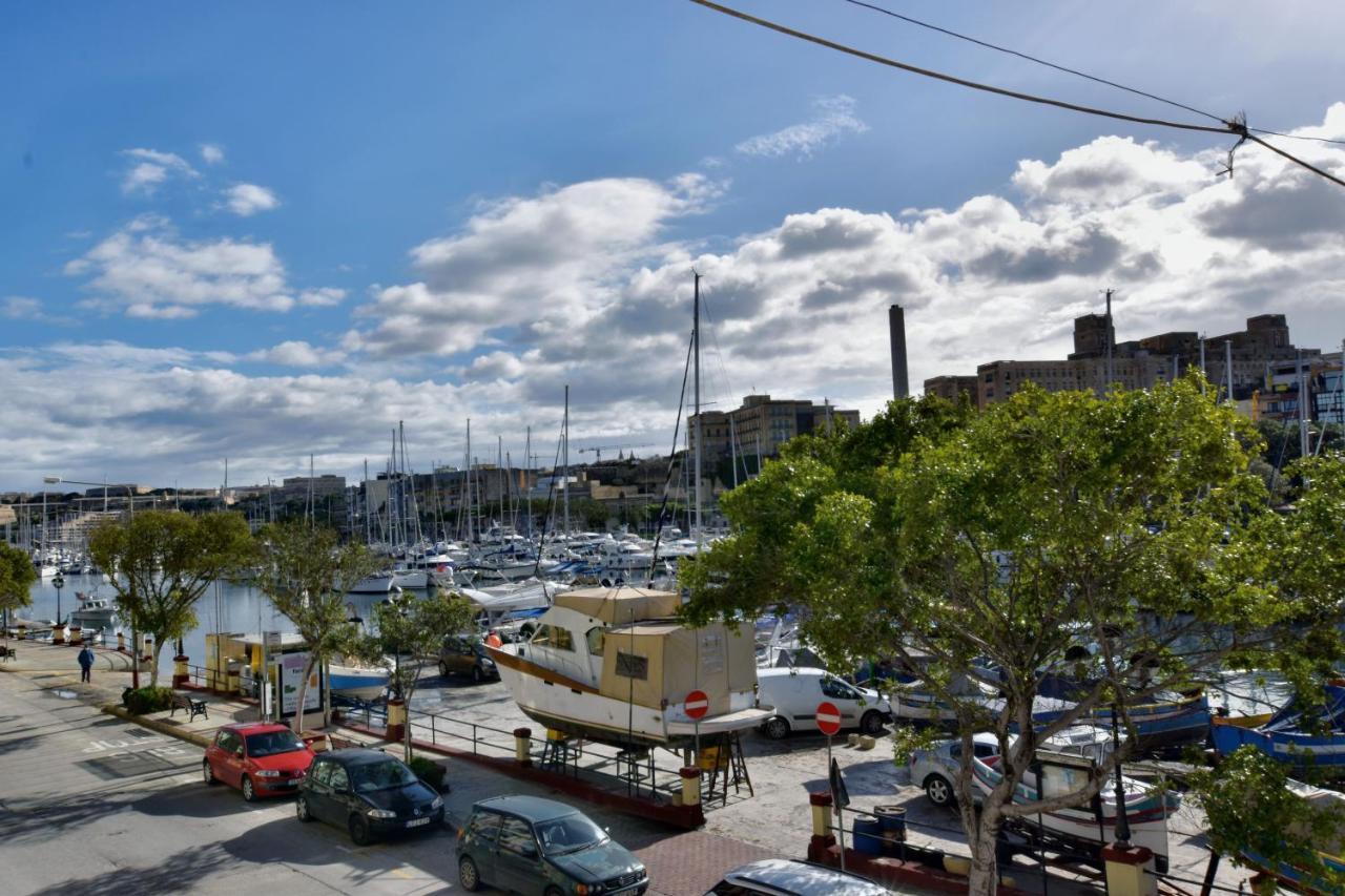 2 Bedroom, Central And Spacious Apartment With Sea View - 2 Msida Kültér fotó
