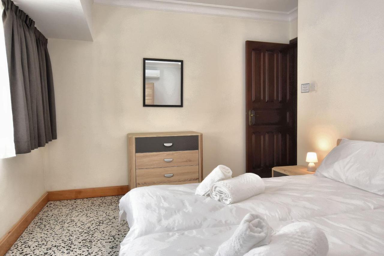 2 Bedroom, Central And Spacious Apartment With Sea View - 2 Msida Kültér fotó